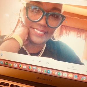 Meet your Posher, Beverly